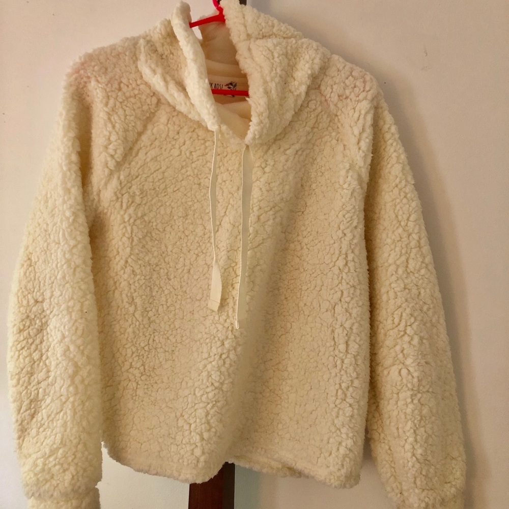 Fluffy Pull Over Jacket/Sweatshirt